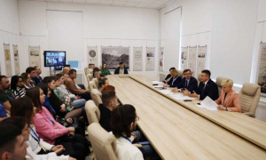 Участники курсов молодежного профсоюзного актива встретились с Министром