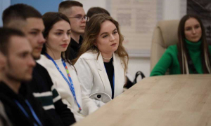 Участники курсов молодежного профсоюзного актива встретились с Министром